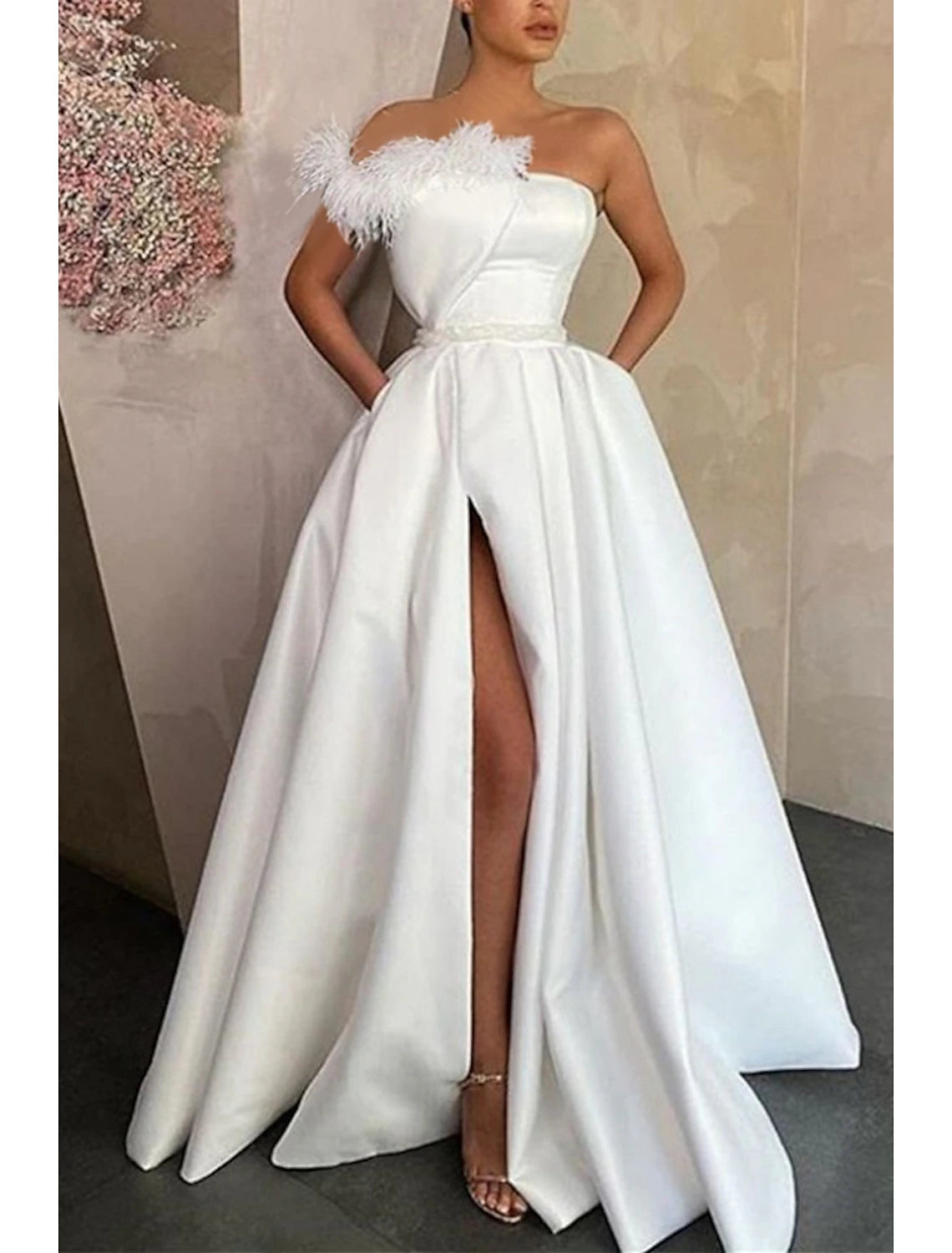 Women's Apparel Wedding Guest Tie Gala Floor Length Sleeveless Strapless Satin with Feather Slit Evening Dress