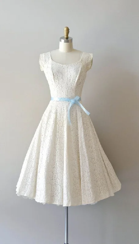 Women's Comfy Attire For Lounging 1950s Vintage Ball Gown Beach Wedding Dresses Scoop Lace Mini Short Brdial Gowns      S2657